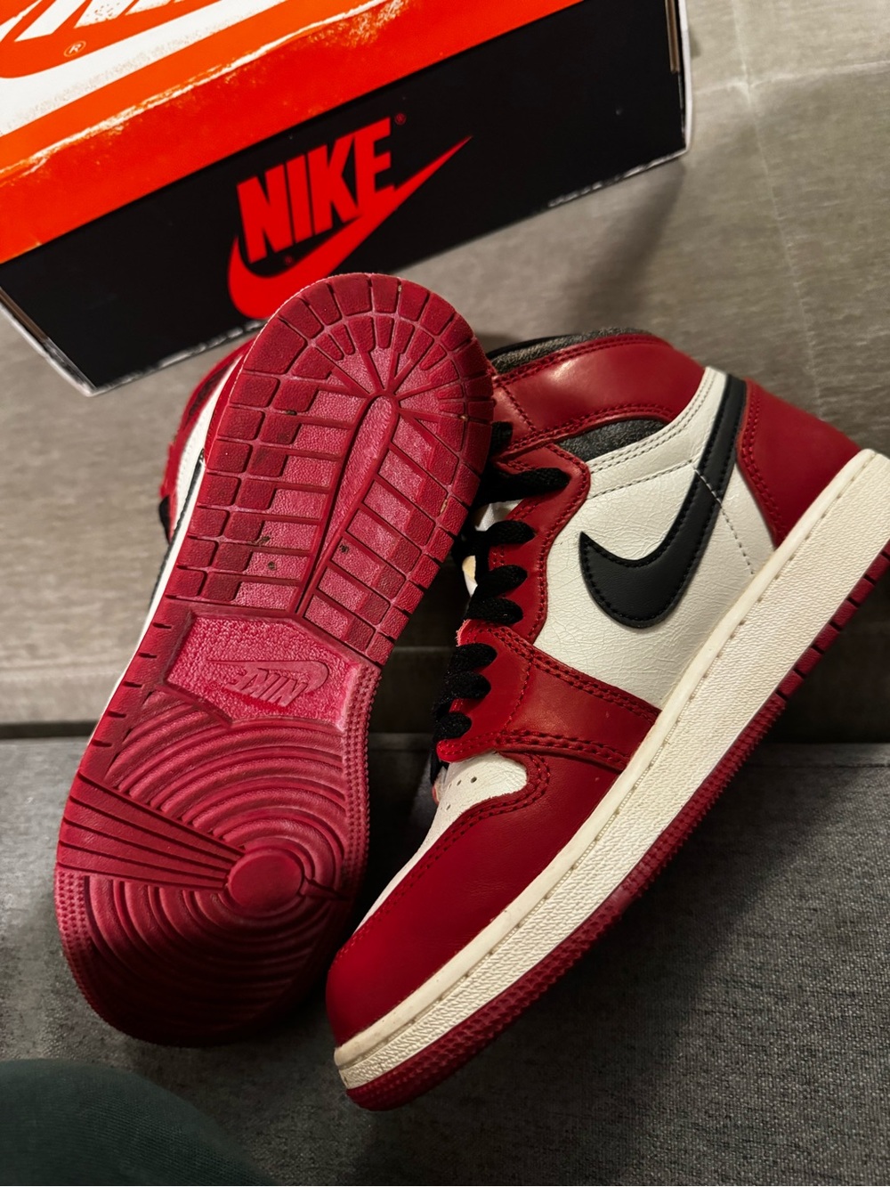 Nike Air Jordan 1 - Red, White & Black OG GS Chicago Lost & Found. 6Y = 7women
